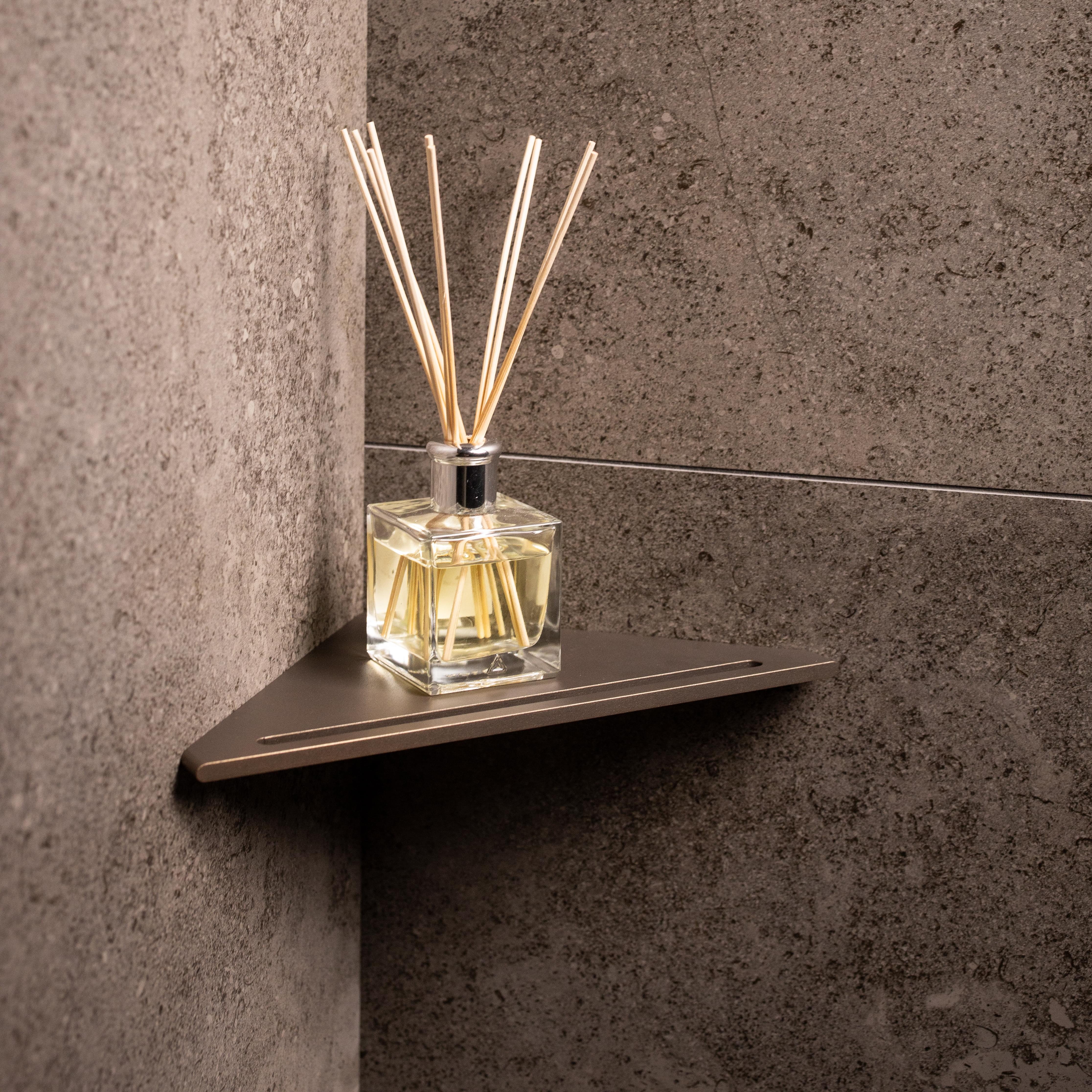 corner_bathroom_shelf